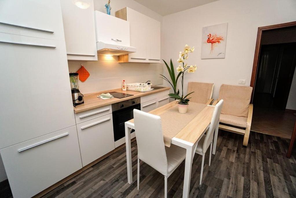 Apartament Dea *