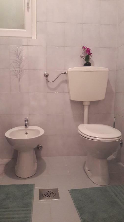 Dea * Crveni Vrh
